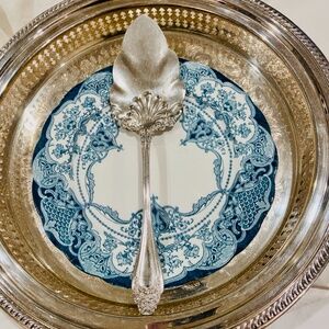 F26-Vintage Silverplate Solid Pie Server by Royal Plate Co